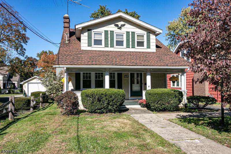 562 Woodland Ave - Photo 1