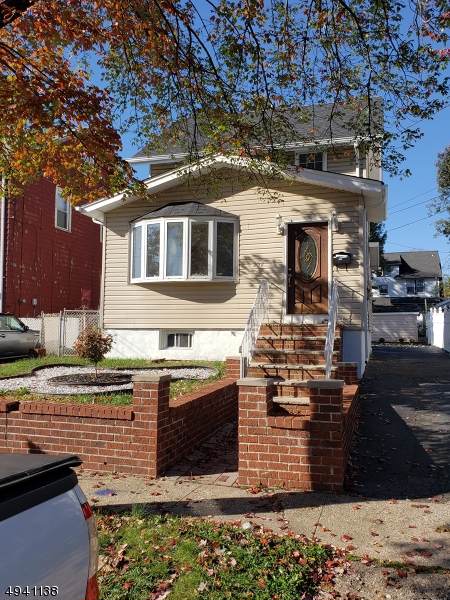 232 Hillcrest Ter - Photo 1