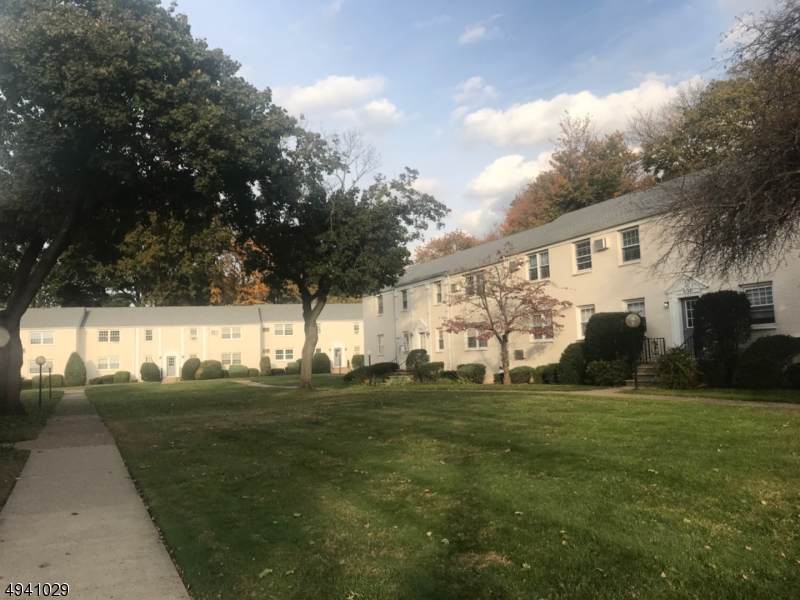 6 Girard Pl D - Photo 1