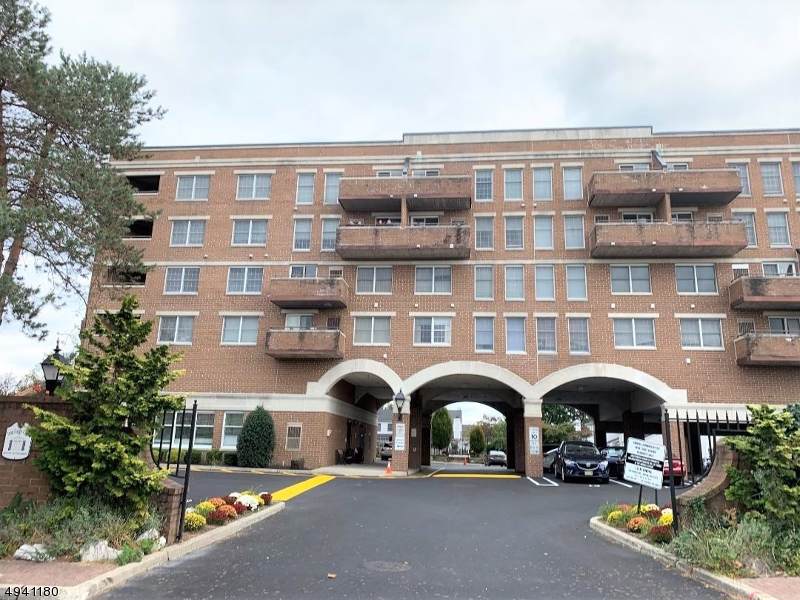 33 Iron Forge Sq - Photo 1