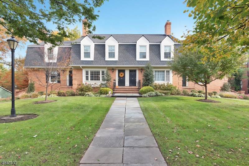30 Springfield Ave-C0d5 - Photo 1