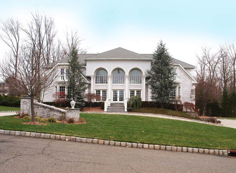 1 Emerald Woods Ct - Photo 1