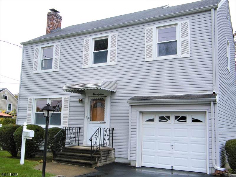 418 Stratford Rd - Photo 1
