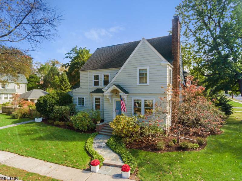 109 Oakview Ave - Photo 1