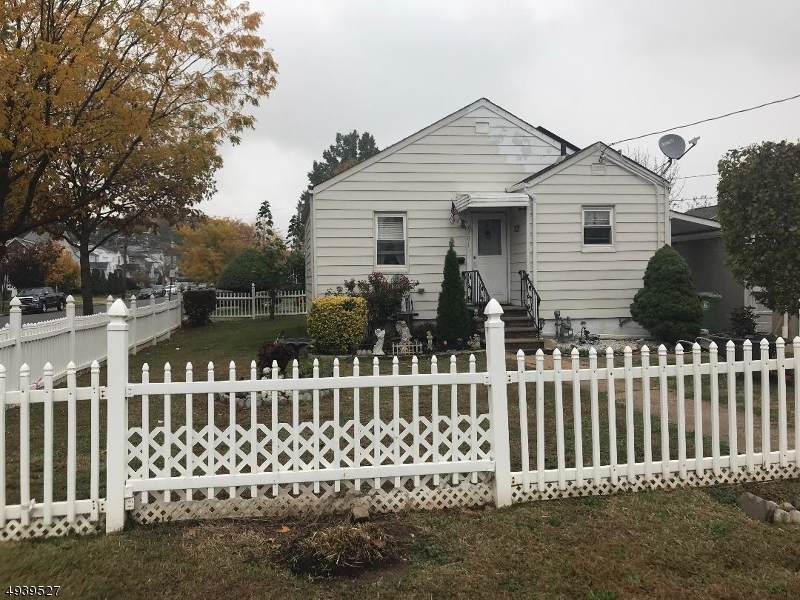 1301 Clinton St - Photo 1