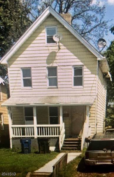 213 Grant Ave - Photo 1