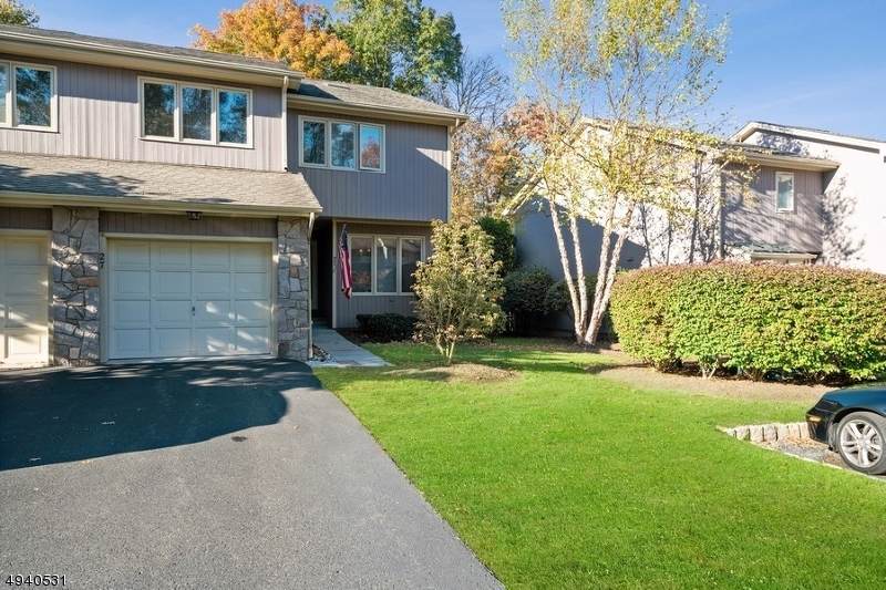 27 Roberts Cir - Photo 1