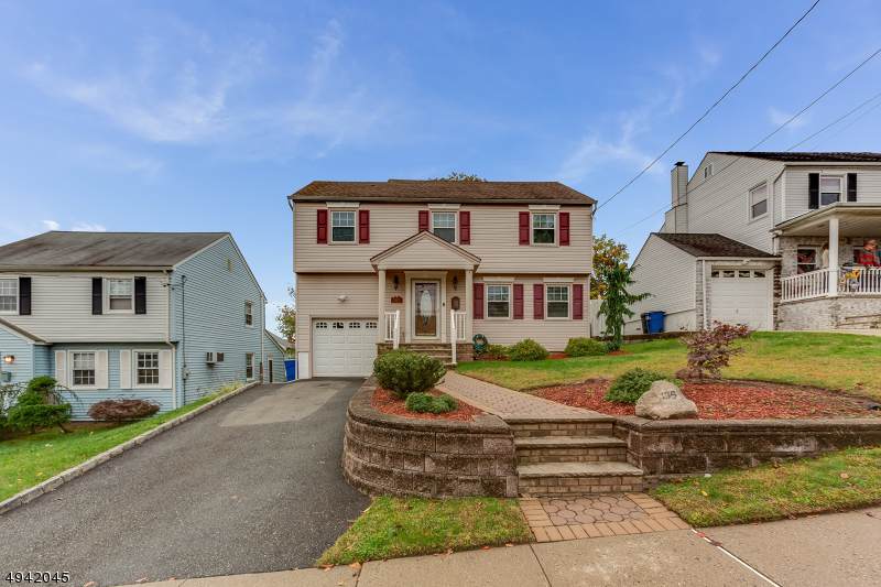 135 Crest Dr - Photo 1