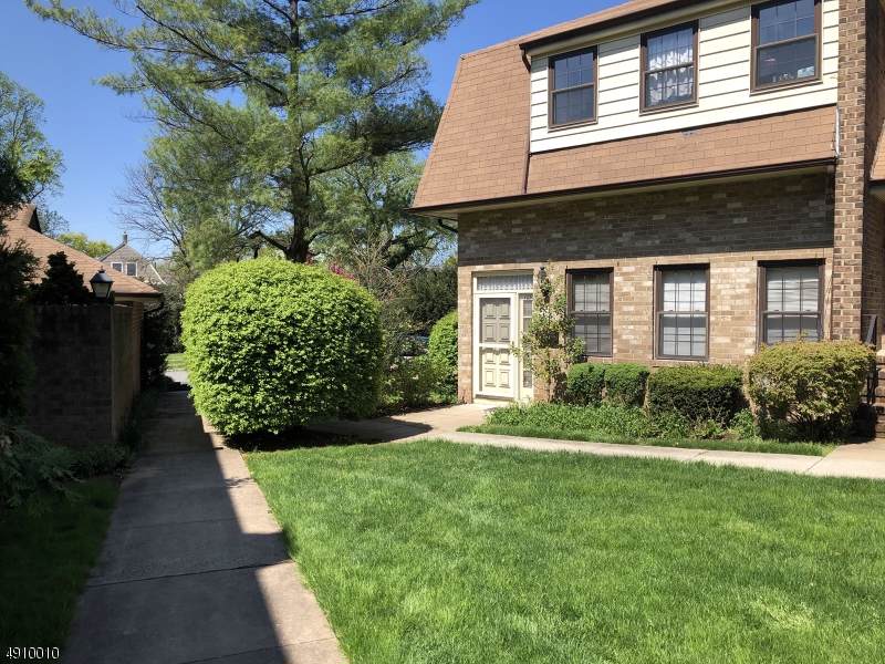 321 E North Ave - Photo 1