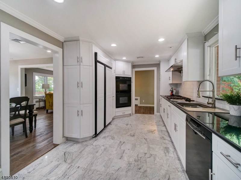 866 Johnston Dr - Photo 1