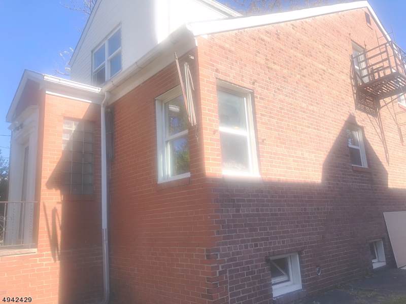 314 Wainwright St - Photo 1