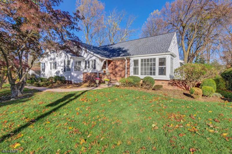 1379 Chapel Hl - Photo 1
