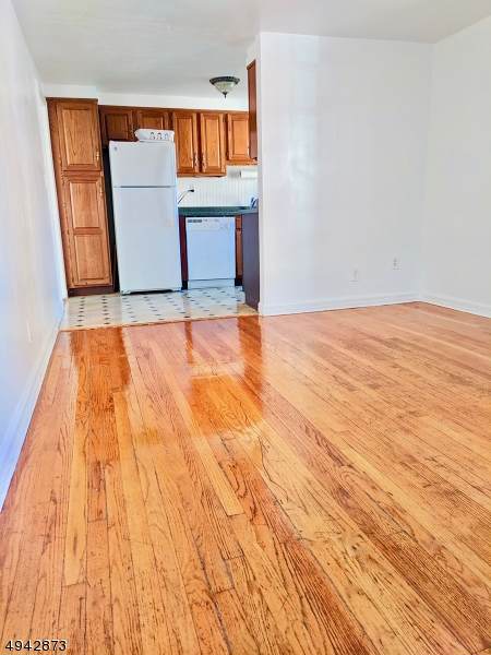 405 E Lincoln Park - Photo 1