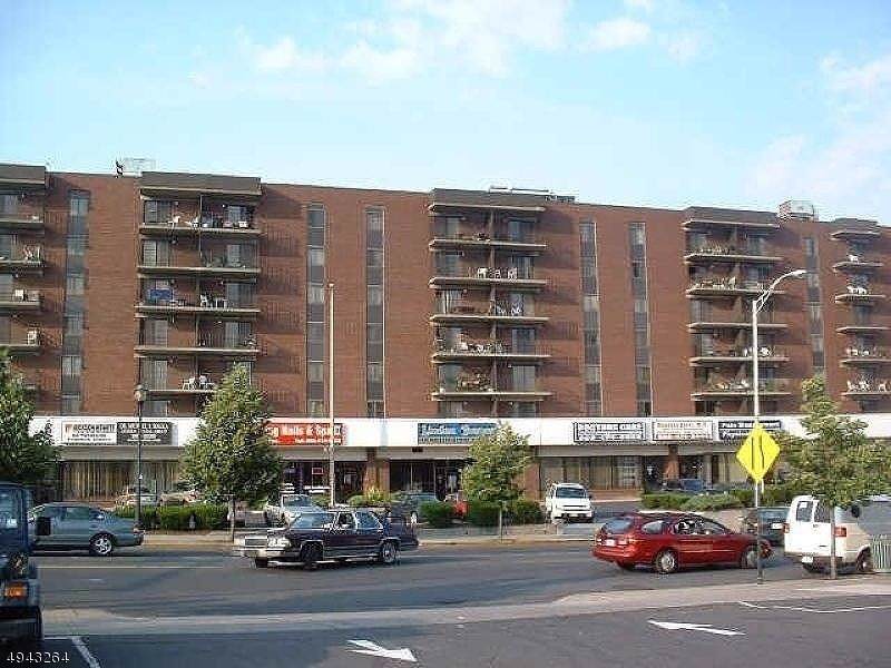 10 North Wood Ave Unit 216 - Photo 1