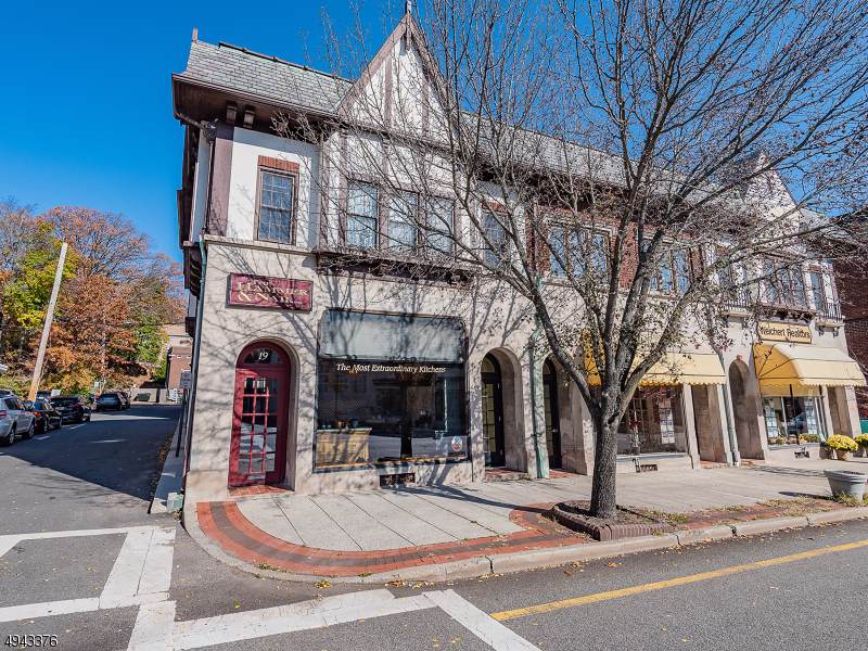 15 W Ridgewood Ave - Photo 1