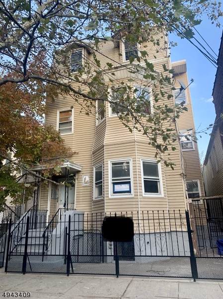 38 Webster St - Photo 1