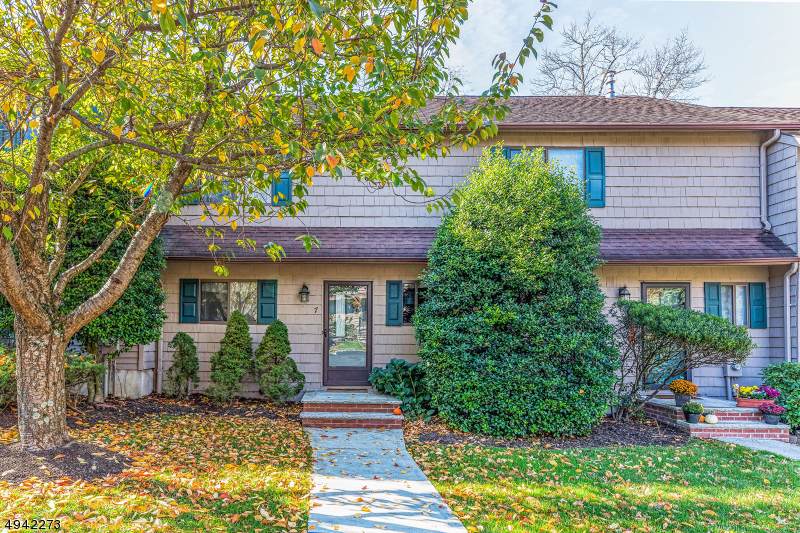 7 Indian Spring Ln - Photo 1