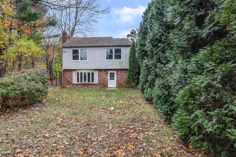 9 Woodland Dr - Photo 1