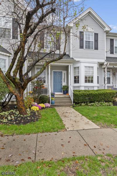 25 Amesbury Ct - Photo 1