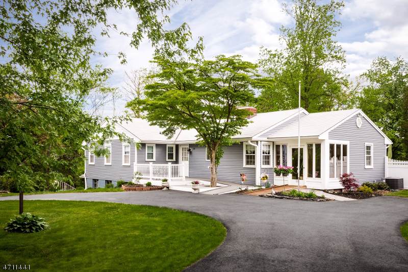 38 Ludlow Ave - Photo 1