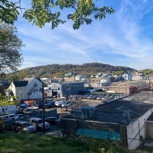 427 Summer St - Photo 1