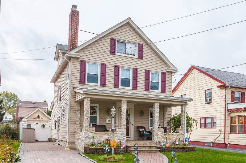 23 Lloyd Pl - Photo 1