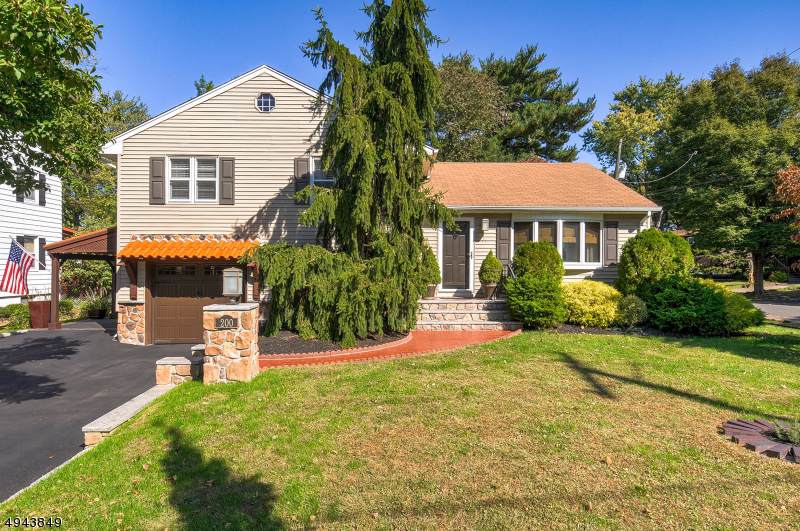 200 Edgar Ave - Photo 1
