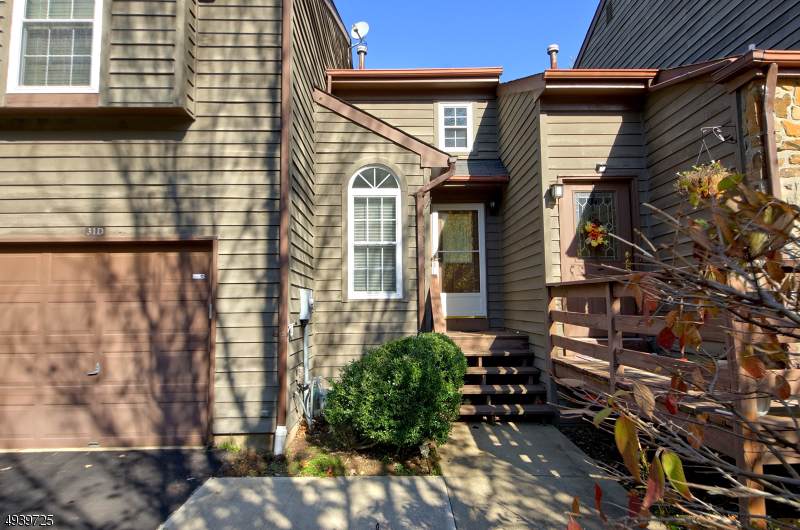 31 Chicopee Dr - Photo 1