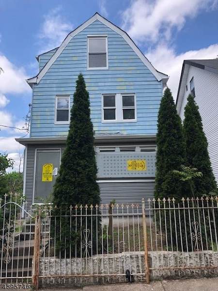 99 Alexander St - Photo 1