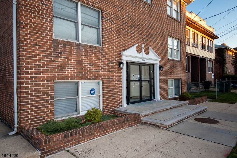634 S Broad St Unit C3 - Photo 1