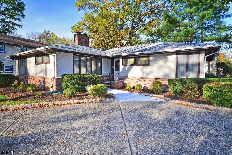 214 N Martine Ave - Photo 1