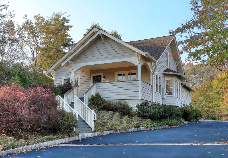 395 Main St - Photo 1