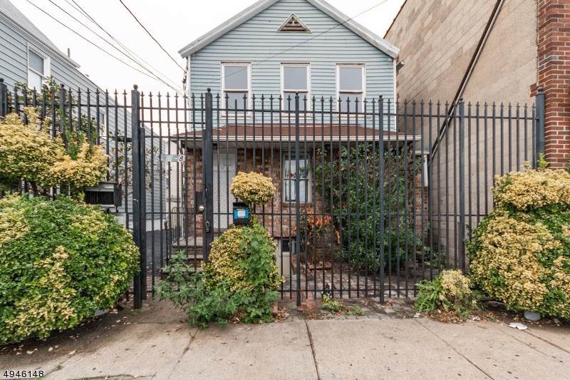 8 Goble St - Photo 1