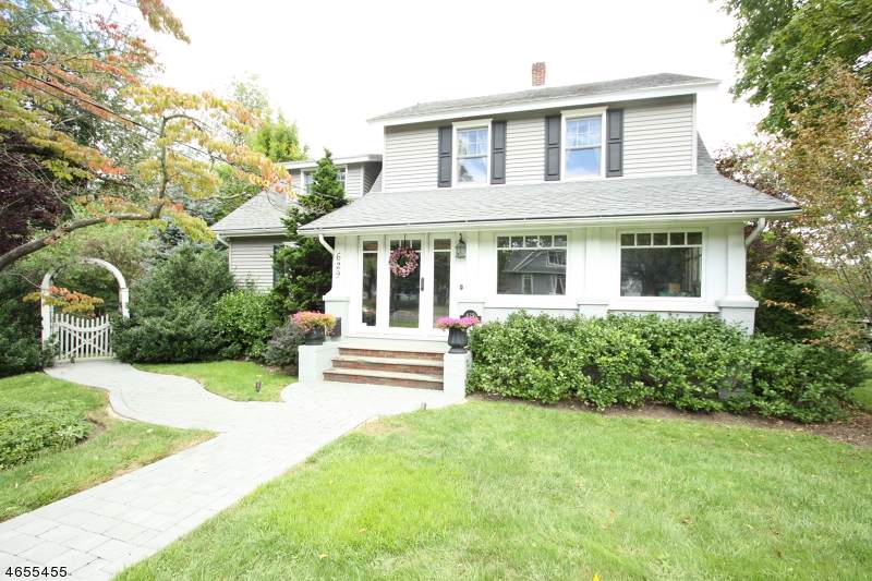 629 Ackerman Ave - Photo 1