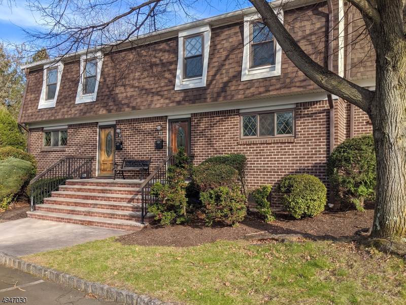 62 Devonshire Ct - Photo 1