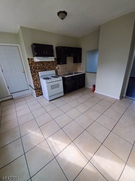 86 19TH AVE APT 2L - Photo 1