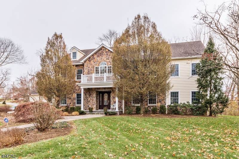 45 Hilltop Cir - Photo 1