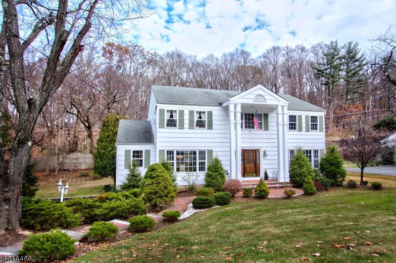 27 Knollwood Dr - Photo 1