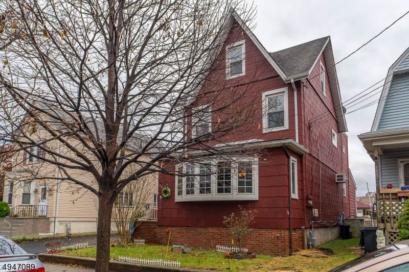 232 Sheridan Ave - Photo 1