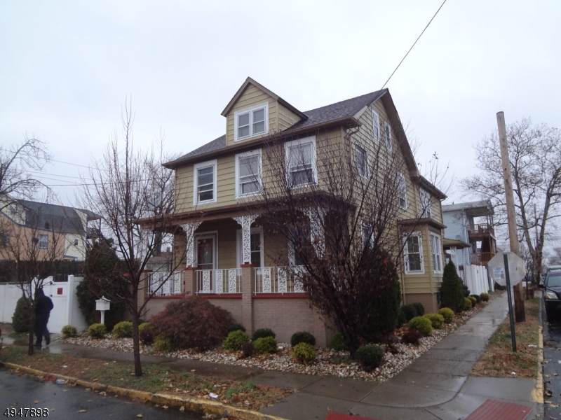 92 Broad St - Photo 1