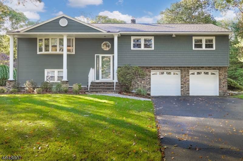 102 Lisa Ct - Photo 1