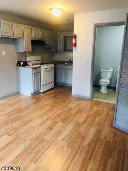 83 Pine St - Photo 1