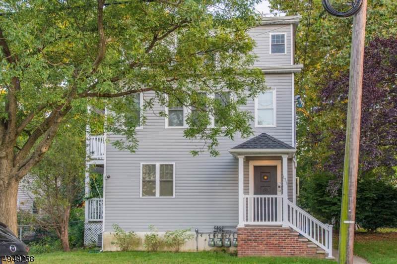 131 Willow Ave - Photo 1