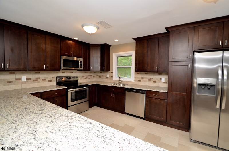 81 Leo Ave - Photo 1
