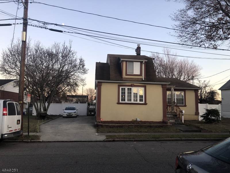 8 Jackson Ave - Photo 1