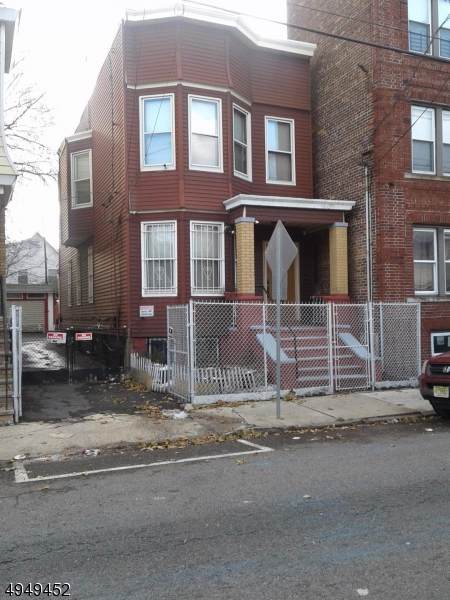 129 Woodlawn Ave - Photo 1