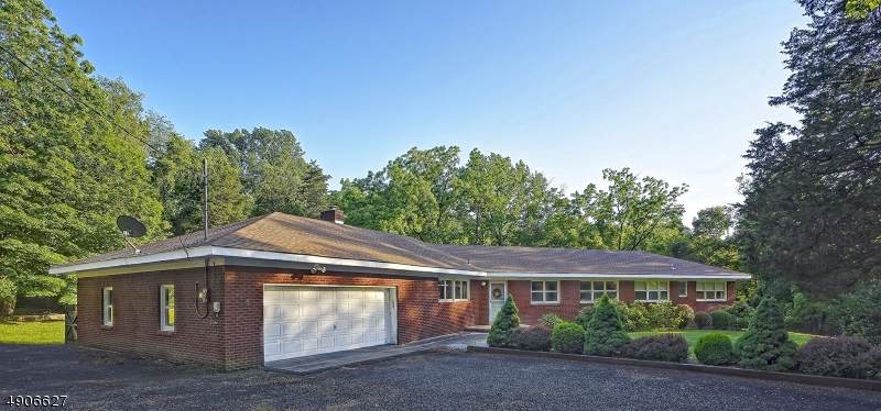 8 Dogwood Dr - Photo 1