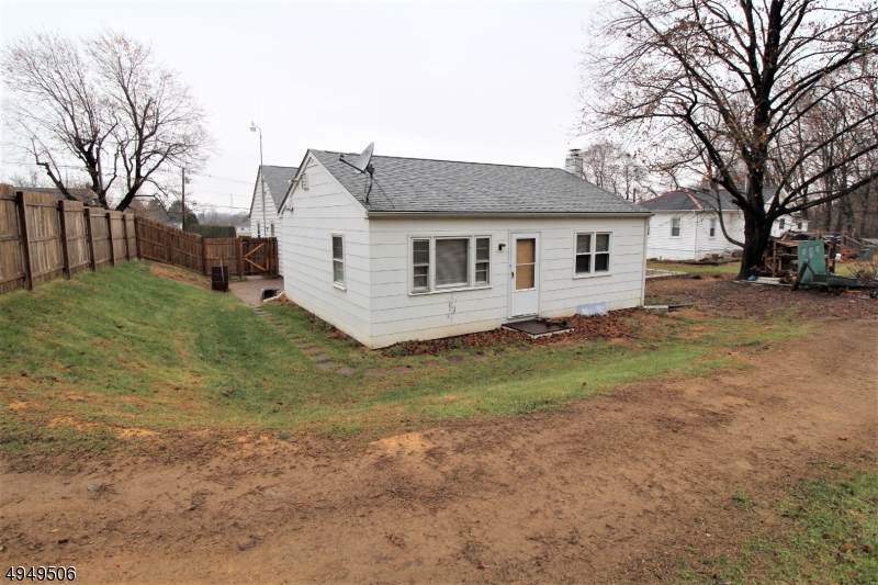 2814 Belvidere Rd - Photo 1