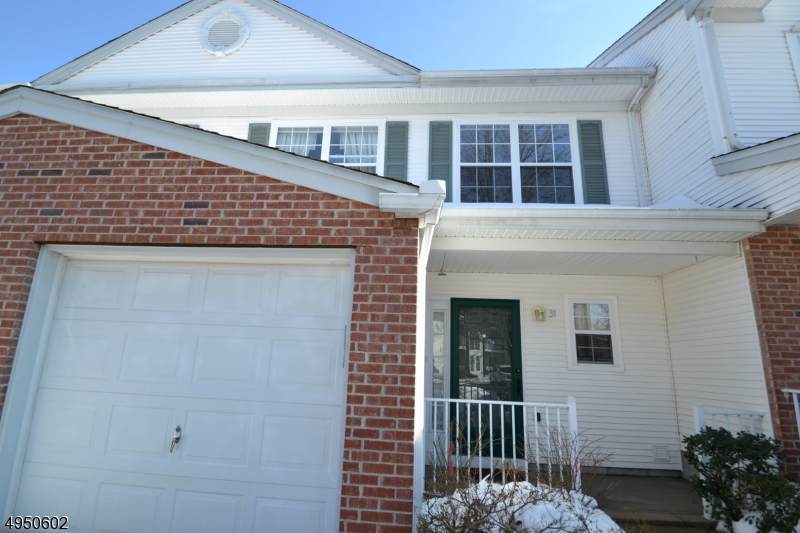 31 Maple Ln - Photo 1