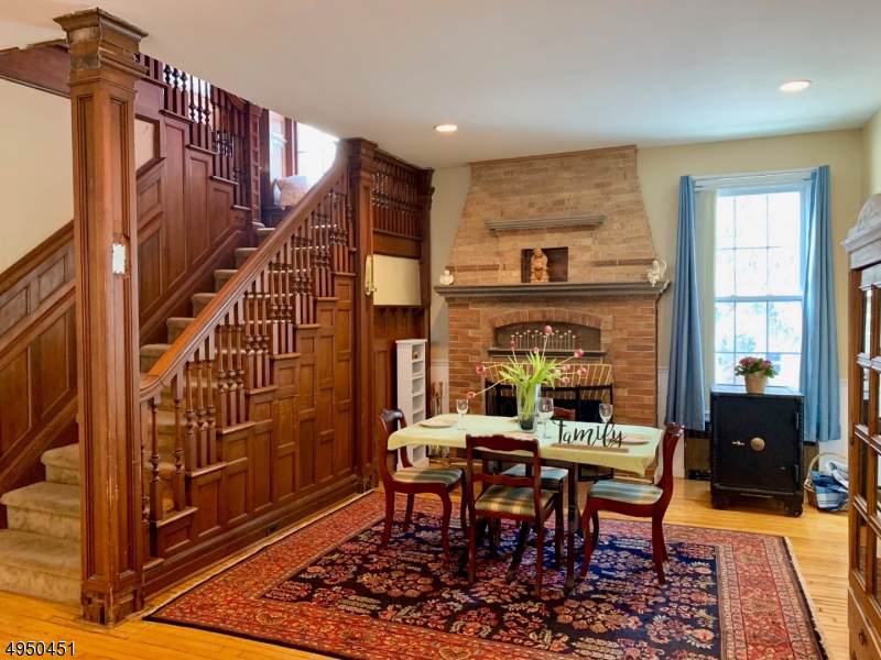 22 Ridgeway Ave - Photo 1